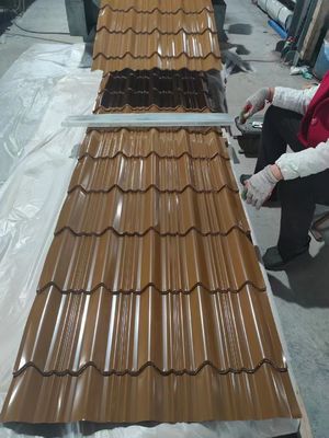 PPGI 지붕 잎 가격 전면 페인트 된 노러비드 된 잎 가루화 된 잎 금속 컬러 스틸 타일 절단 서비스