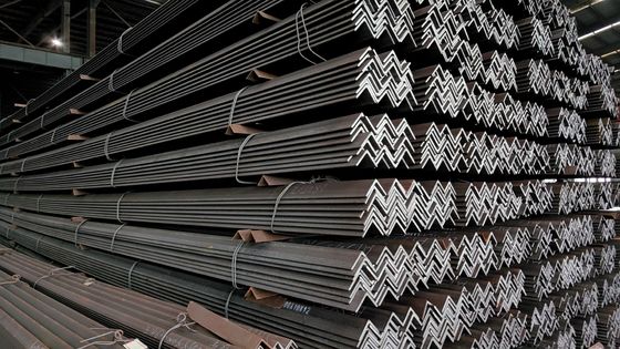 40x5mm 6m 12m ASTM A36 Q235 GB 20x4mm S235JR/S275JR/S355JR Q235/Q345/SS400/ST37-2/ST52에 대한 열로 굴린 철근 각도 바