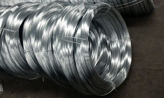 경쟁력있는 철선 Q195 Q235 핫 디프 가설 2.5mm 재료와 19 와이어 스트랜드 보호