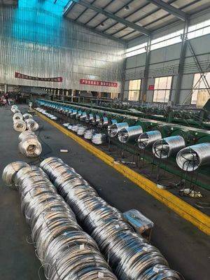금속이 아닌 Q195 Q235 ASTM JIS DIN AISI BS SAE1006 1008 1017 1020 JIS 표준을 가진 가연제철 실