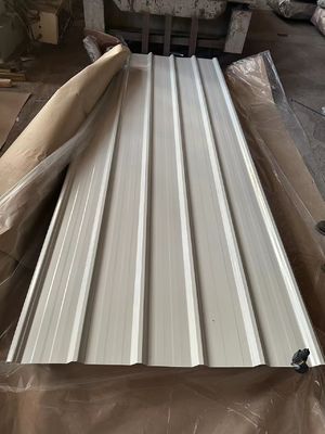 PPGI 지붕판 표준 패키지PPGI 강철 665-1100mm 너비 노과화 된 진크 철 금속 지붕판 패널