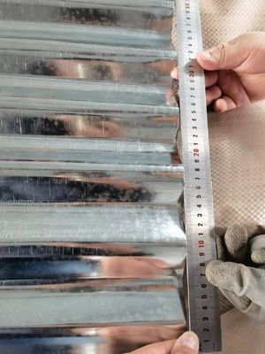 0.1-1mm 두께 일반 스팡글 가루화 된 노어거드 지붕 재료에 대한 염화 색상 지붕 엽
