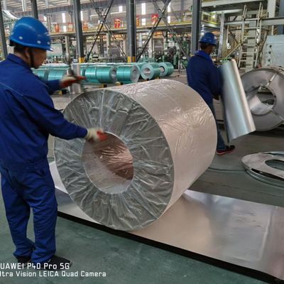 100mm-1250mm 너비 전체 단단성 관용 ± 1% GI 코일 지붕 잎 및 철강 파이프에 대한 가연 철강 코일